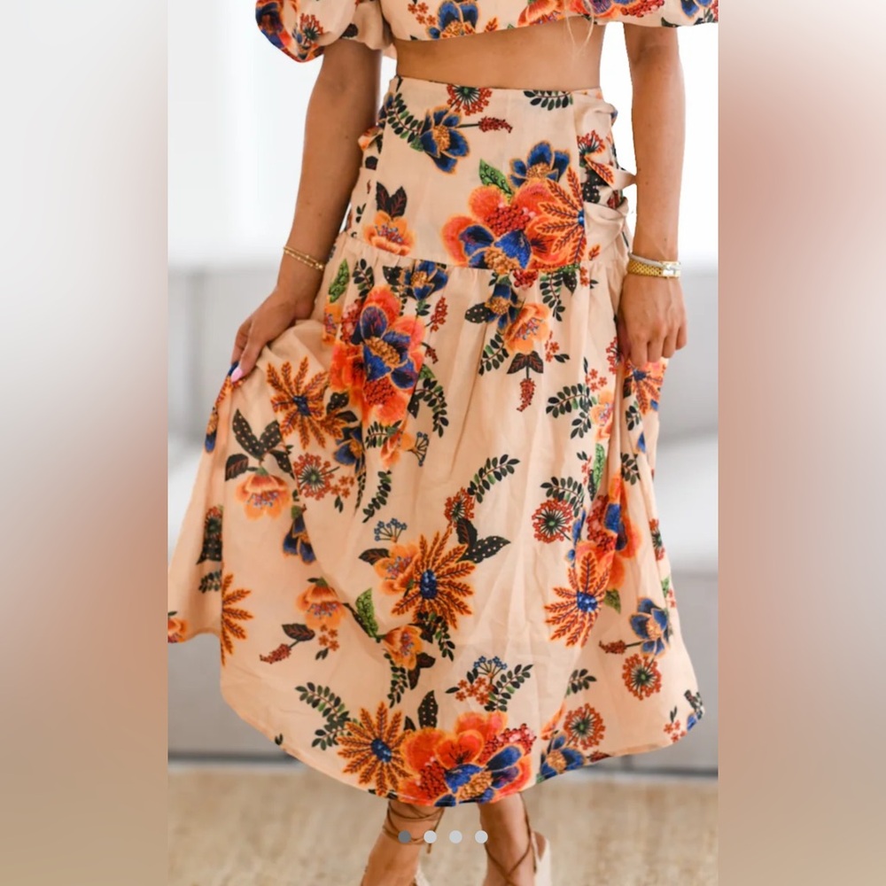 SHOP FANCY D MIDI SKIRT SIZE MEDIUM BRAND NEW